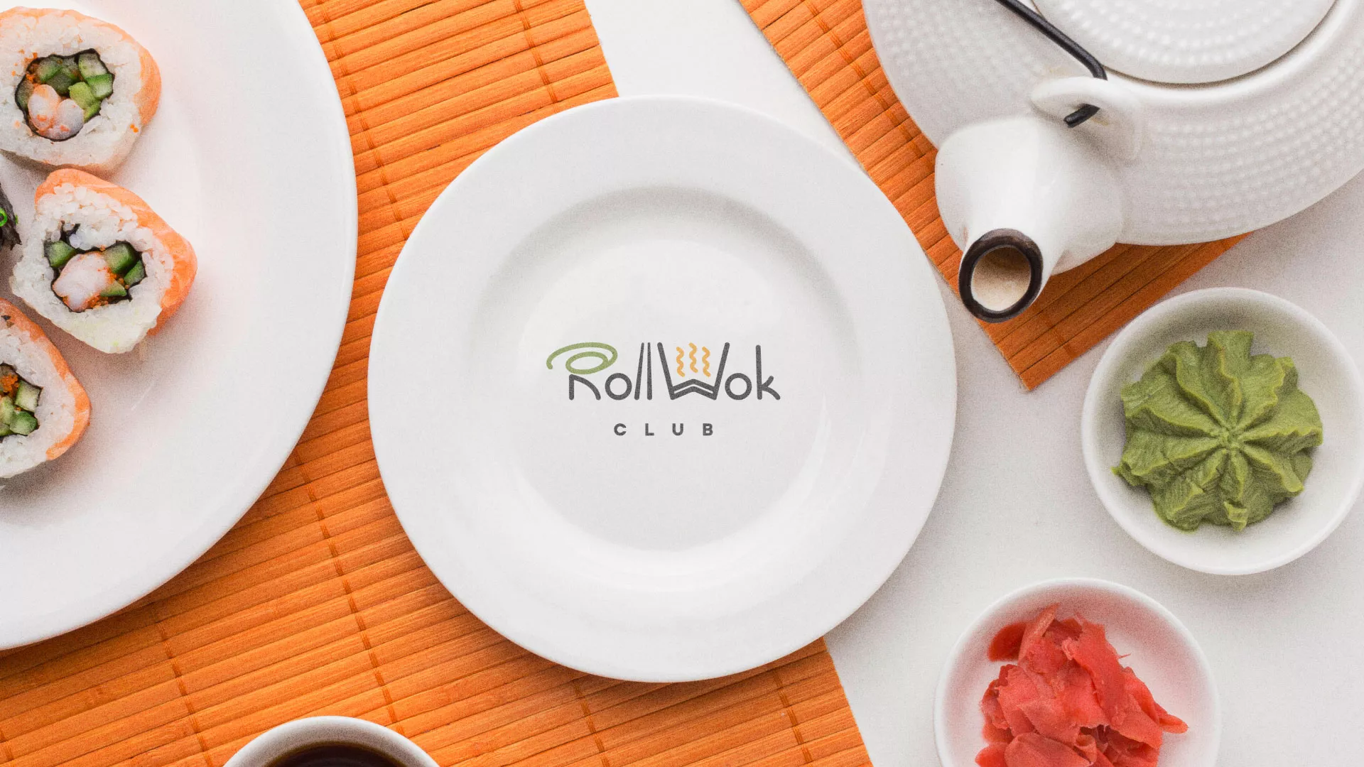Разработка логотипа и фирменного стиля суши-бара «Roll Wok Club» в Реже